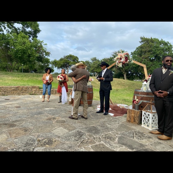 Meet your Posher, La’tonya - Picture 4 of 4